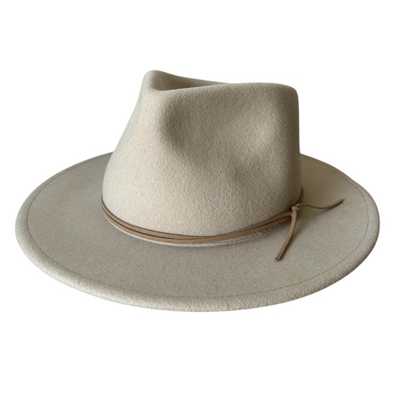 Wyeth NWOT 100% wool beige hat with leather detail - Picture 2 of 6